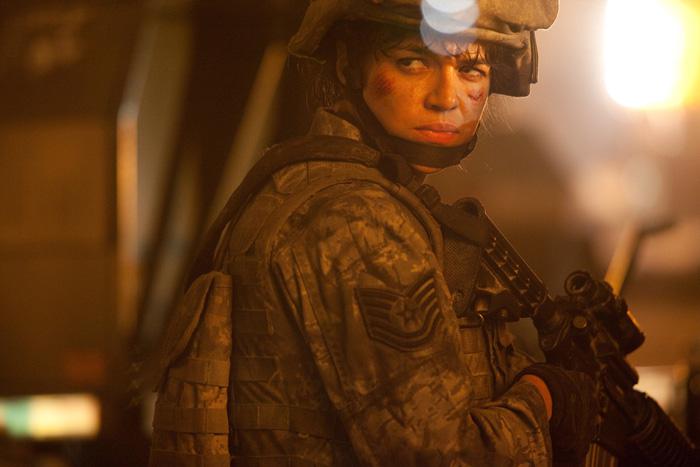 Кадр из фильма Инопланетное вторжение: Битва за Лос-Анджелес / Battle: Los Angeles (2011)