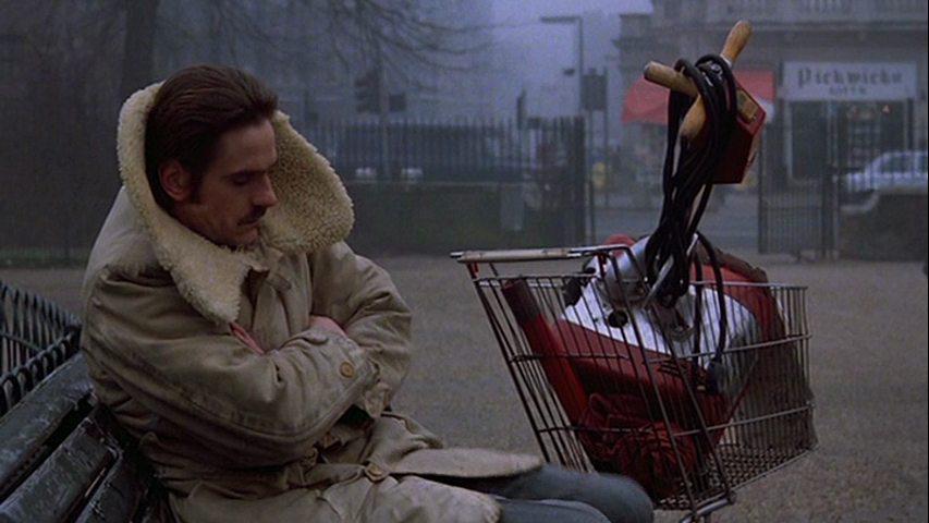 Кадр из фильма Лунный свет / Moonlighting (1982)