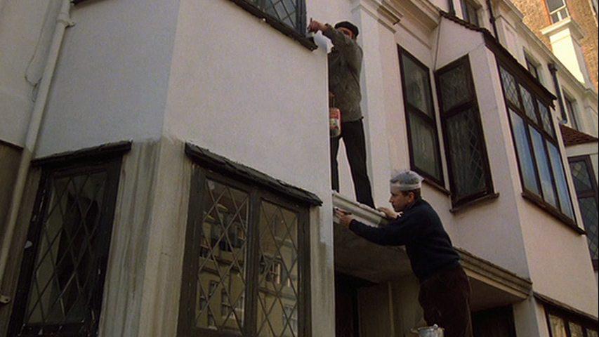 Кадр из фильма Лунный свет / Moonlighting (1982)