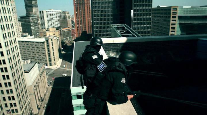 Кадр из фильма S.W.A.T.: Огненная буря / S.W.A.T.: Firefight (2011)