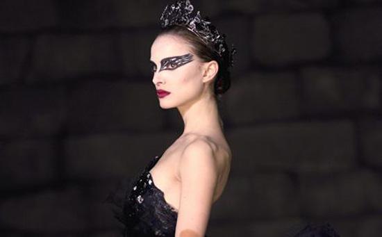 Кадр из фильма Черный Лебедь / Black Swan, Grey Goose (2011)