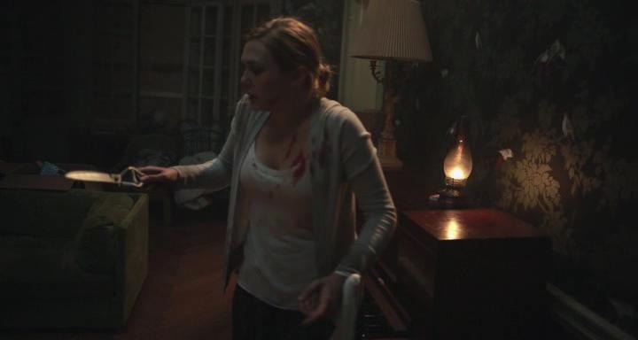 Кадр из фильма Тихий дом / Silent House (2011)