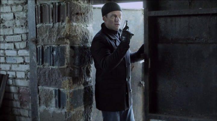 Кадр из фильма Дом на краю (2011)