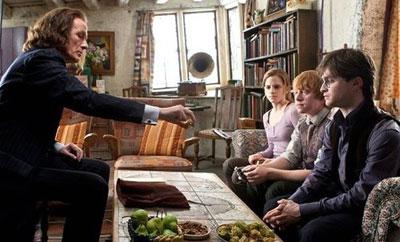 Кадр из фильма Гарри Поттер и Дары смерти: Часть 1 / Harry Potter and the Deathly Hallows: Part 2 (2010)