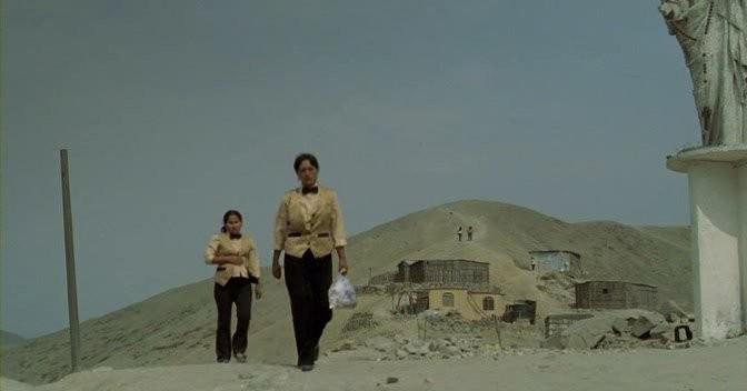 Кадр из фильма Молоко скорби / La teta asustada (2010)