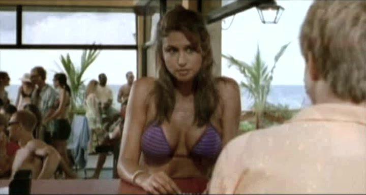 Кадр из фильма Медовый месяц / Life's a Beach (2010)