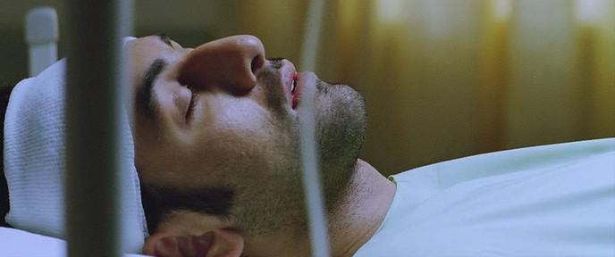 Кадр из фильма Незнакомец и незнакомка / Anjaana Anjaani (2010)