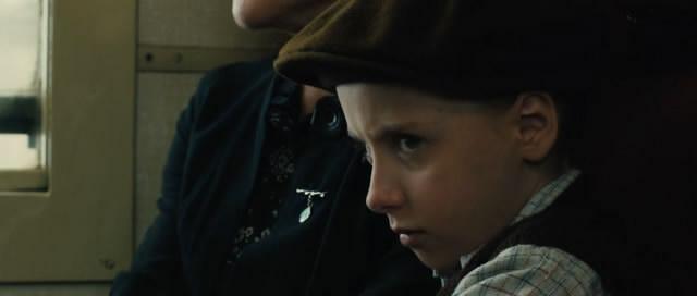 Кадр из фильма Её зовут Сара / Elle s'appelait Sarah (2010)