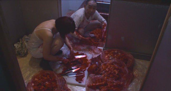 Кадр из фильма Холодная рыба / Tsumetai nettaigyo (Cold Fish) (2010)
