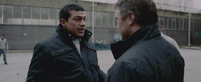 Кадр из фильма Связанные кровью / Bonded by Blood (2010)
