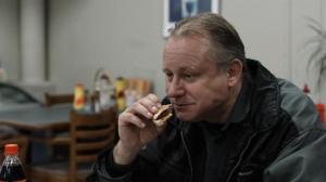 Кадры из фильма Довольно добрый человек / En ganske snill mann (2010)