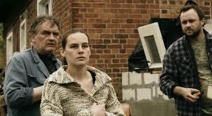 Кадр из фильма Линч / Relative Values (2010)