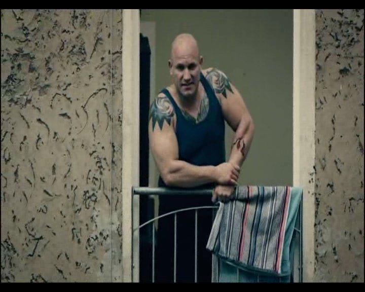 Кадр из фильма Осажденные мертвецами / Rammbock (2010)