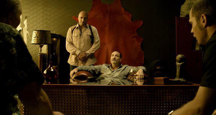 Кадр из фильма Пустые бочки / Tomme tønner (2010)