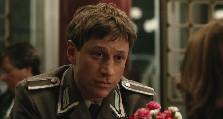 Кадр из фильма Любовь за стеной / Liebe Mauer (2009)