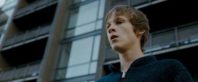 Кадр из фильма Над улицей, под водой / Over gaden under vandet (2009)