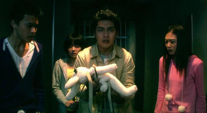 Кадр из фильма Лабиринт страха 3D / Senritsu meikyû 3D (2009)