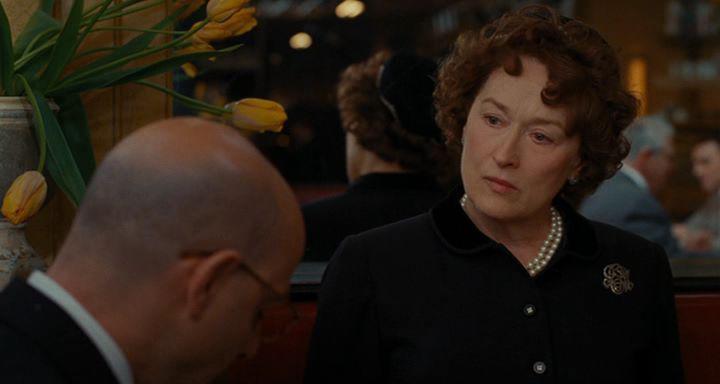 Кадр из фильма Джули и Джулия: Готовим счастье по рецепту / Julie & Julia (2009)