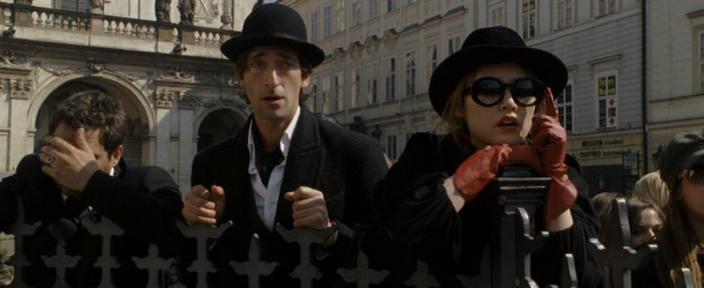 Кадр из фильма Братья Блум / The Brothers Bloom (2009)