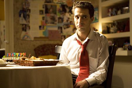 Кадр из фильма Обстоятельства / Love and Other Impossible Pursuits (2009)