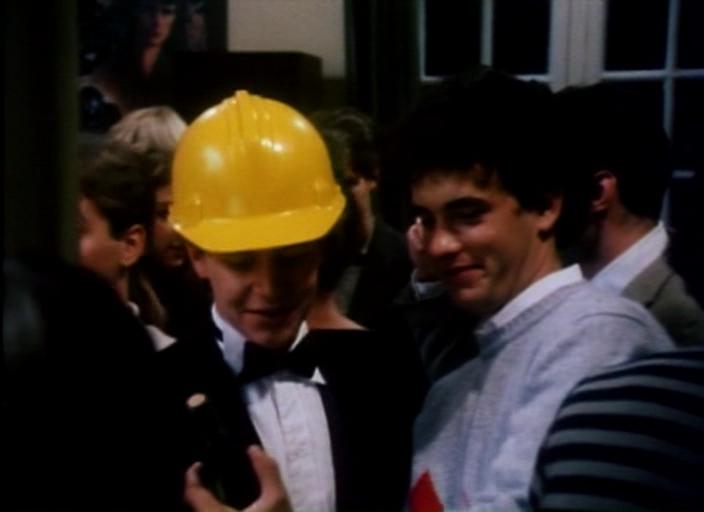 Кадр из фильма Зловещая игра / Mazes and Monsters (1982)