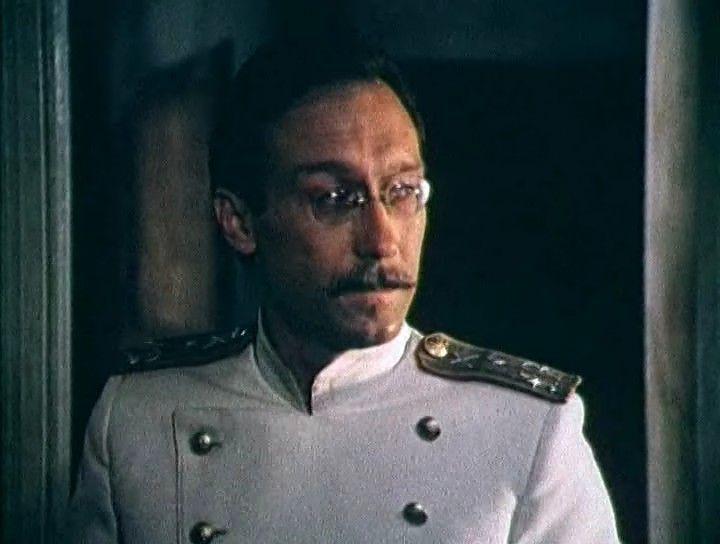 Кадр из фильма Поцелуй (1983)