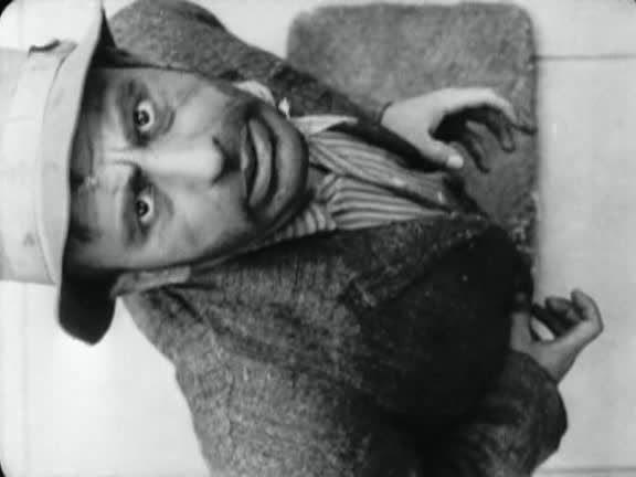Кадр из фильма Саспенс / Suspense (1913)