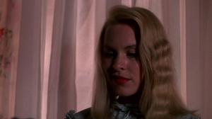 Кадры из фильма На греческой улице... / The House on Sorority Row (1983)