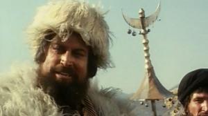 Кадры из фильма Воздушная дорога в Китай / High Road to China (1983)