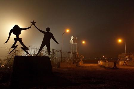 Кадр из фильма Район №9 / District 9 (2009)