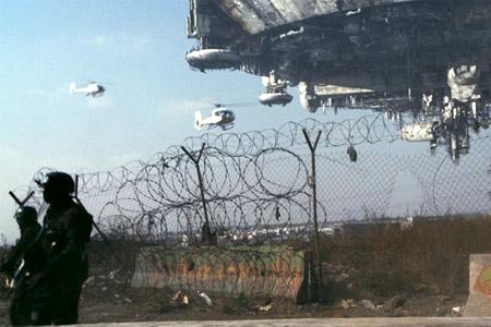 Кадр из фильма Район №9 / District 9 (2009)