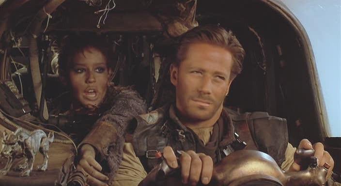 Кадр из фильма Космический охотник: Приключения в запретной зоне / Spacehunter: Adventures in the Forbidden Zone (1983)
