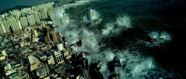 Кадр из фильма 2012: Цунами / Haeundae (2009)