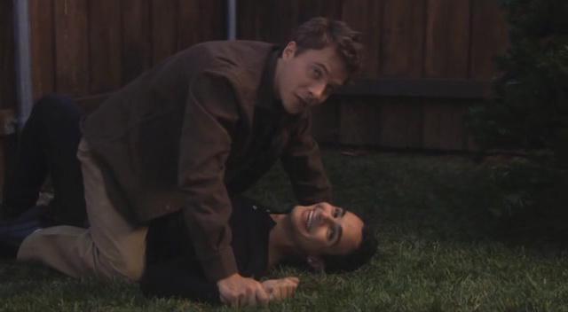 Кадр из фильма Сделай Рождество голубым / Make the Yuletide Gay (2009)