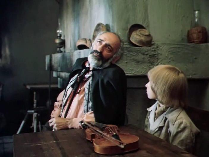 Кадр из фильма Без семьи / Без семьи (1984)
