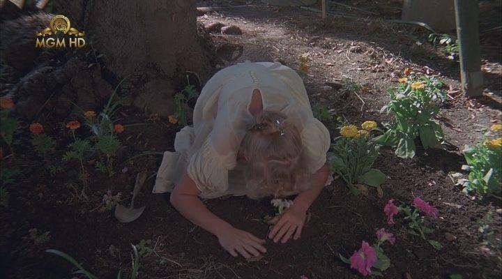 Кадр из фильма Октавия / Happy Mother's Day, Love George (1984)