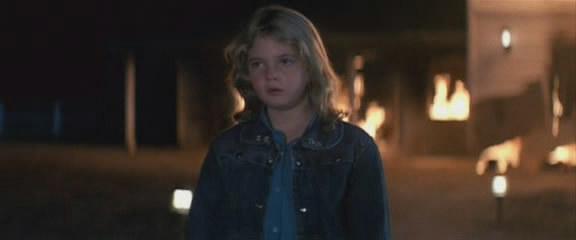 Кадр из фильма Порождающая огонь / Firestarter (1984)