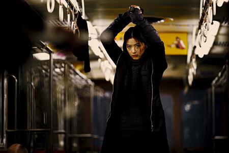 Кадр из фильма Кровь: Последний вампир / Blood: The Last Vampire (2009)