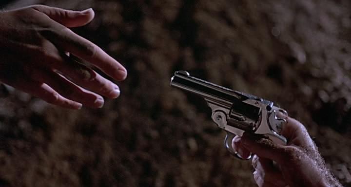 Кадр из фильма Просто кровь / Blood Simple (1984)