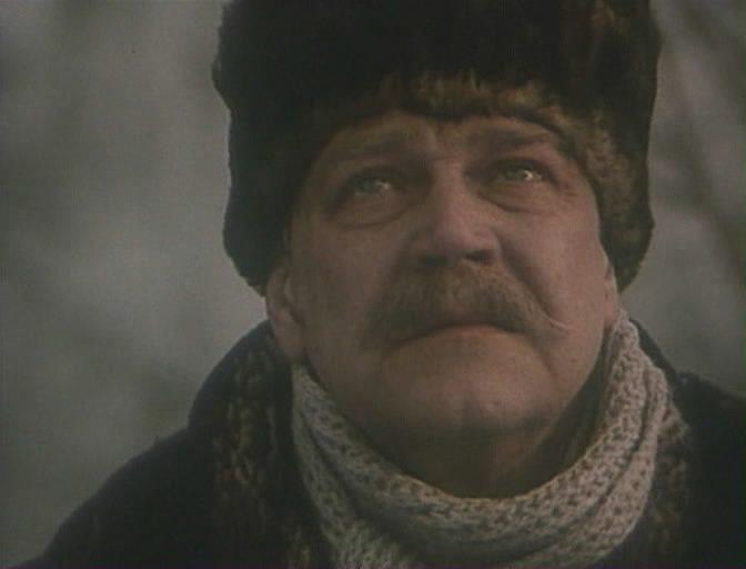Кадр из фильма Один и без оружия (1984)