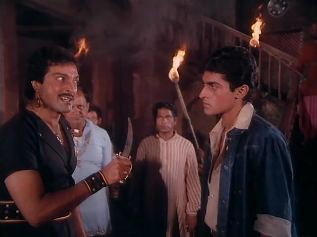 Кадр из фильма Старый храм / Purana Mandir (1984)