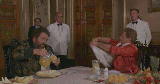 Кадр из фильма Сплошные неприятности / Non c'e due senza quattro (1984)