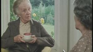Кадры из фильма Мисс Марпл: Указующий перст / Miss Marple: The Moving Finger (1985)