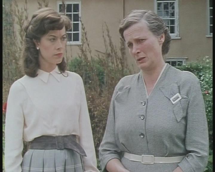 Кадр из фильма Мисс Марпл: Указующий перст / Miss Marple: The Moving Finger (1985)