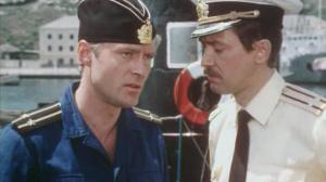 Кадры из фильма Слушать в отсеках (1985)