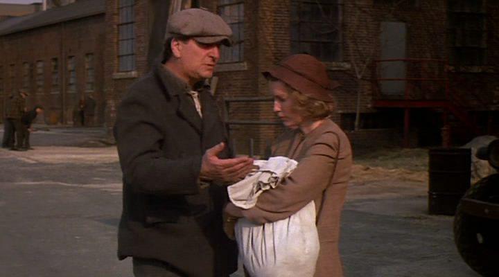 Кадр из фильма Пурпурная роза Каира / Purple Rose of Cairo (1985)