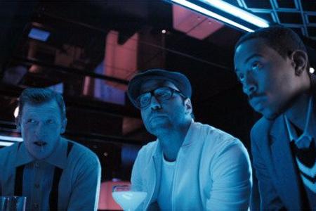 Кадр из фильма Рок-н-рольщик / RocknRolla (2009)