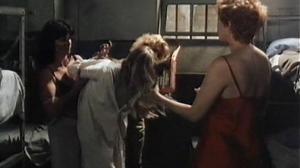 Кадры из фильма Красное каление / Red Heat (1985)