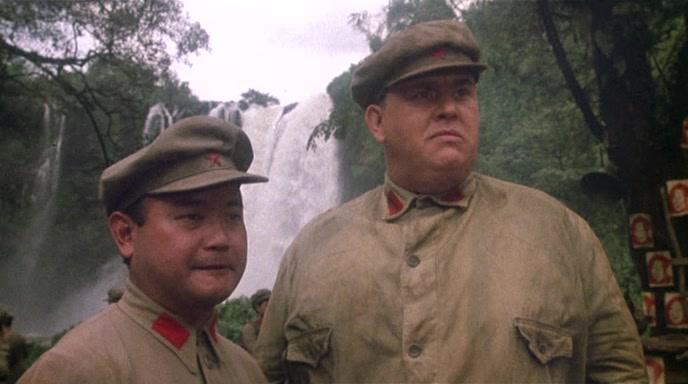 Кадр из фильма Волонтёры / Volunteers (1985)