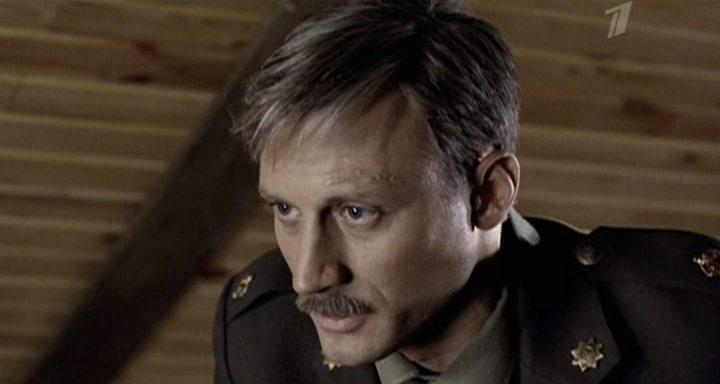 Кадр из фильма Багровый цвет снегопада (2009)